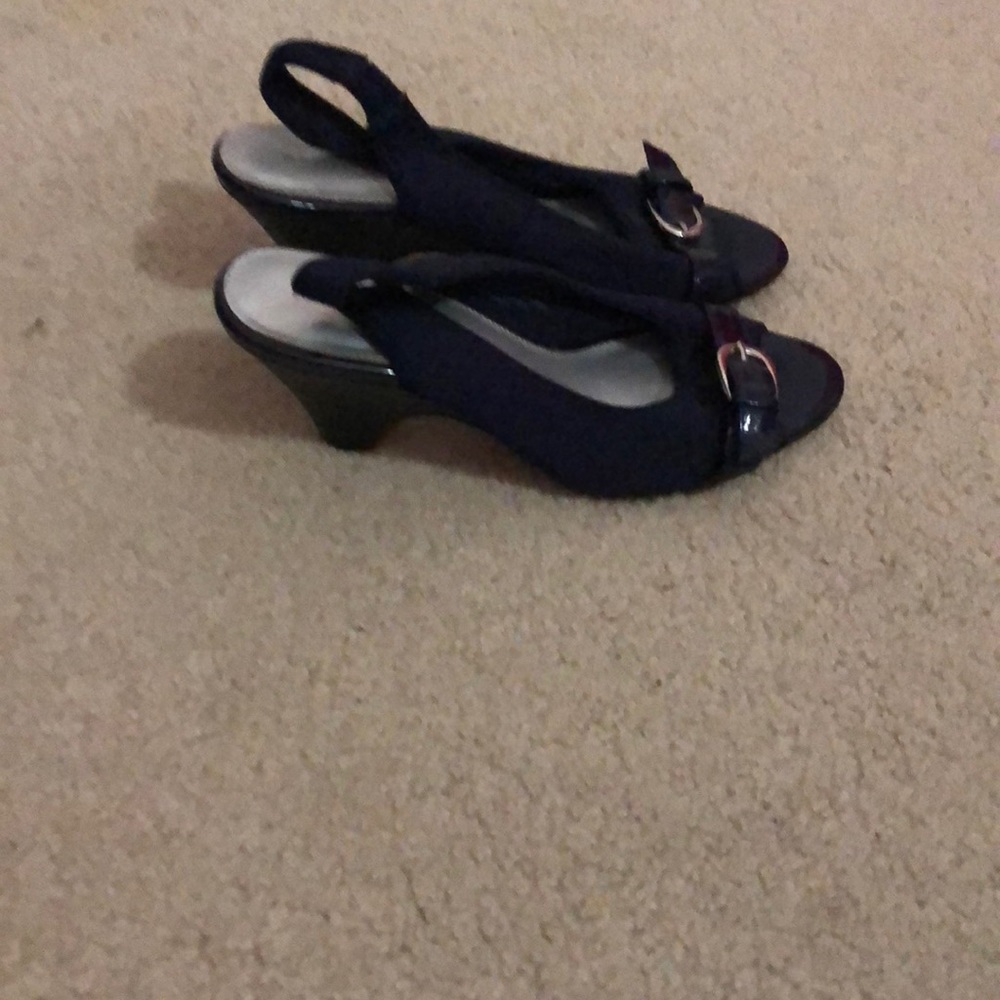 Sandals - Picture 2 of 2